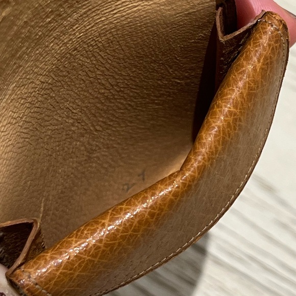 Vintage British Leather Purse (Gold Embossed Words) ππ€ - Picture 6 of 7